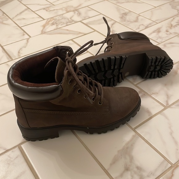 Brown lace up ankle booties - Picture 2 of 6